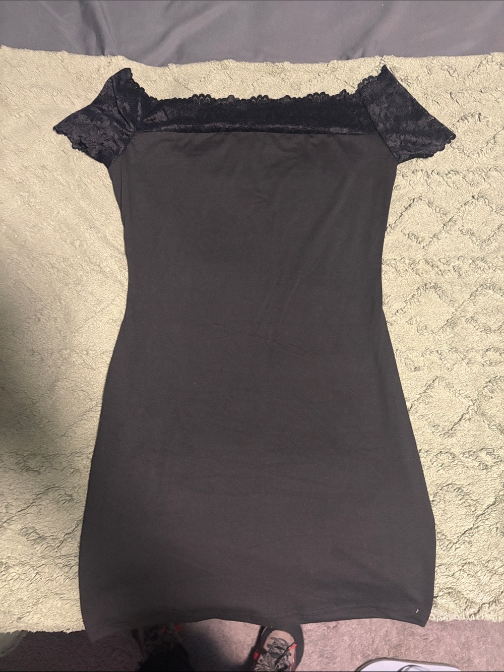 SHEIN Black Off-Shoulder Lace-Trim Slip